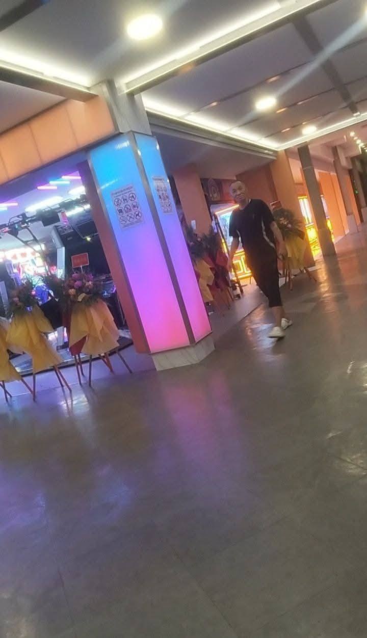 金边索利亚商场5楼公然开设大型非法赌场，引发公众强烈质疑