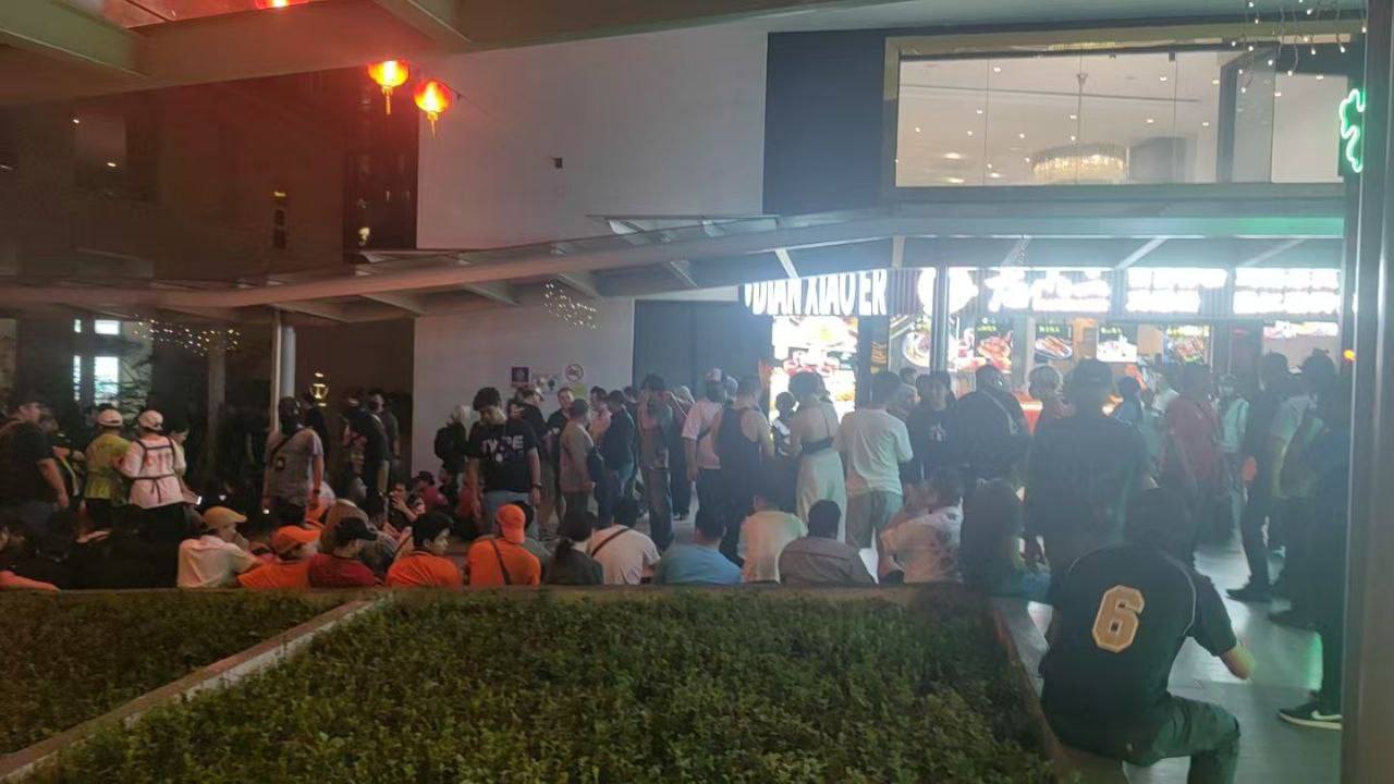 马来西亚吉隆坡南京街【也就是中国人最多的一条街】这里在抓人,目前为止已经抓了几百人了-缅北警务报道