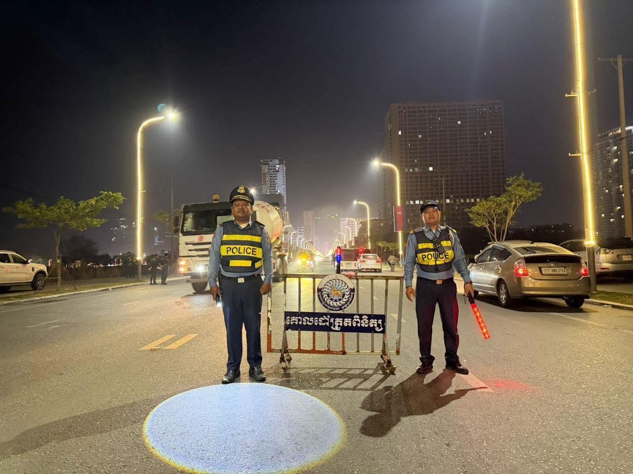 柬埔寨新闻 西港深夜大清查！警方多警种联动，全城彻查违禁武器与犯罪
