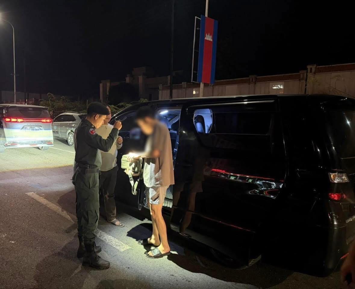 柬埔寨新闻 西港深夜大清查！警方多警种联动，全城彻查违禁武器与犯罪