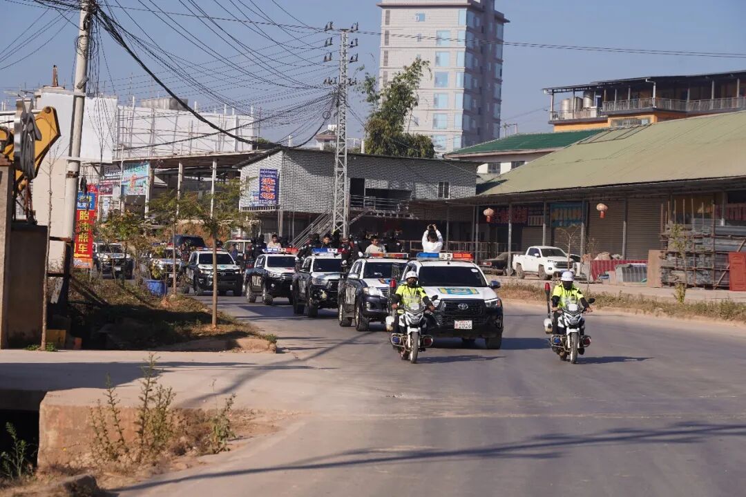 勐波县司法委2026年2月6日依法对鲍岩光、扎别、鲍西来抢劫、故意杀人一案进行公开宣判