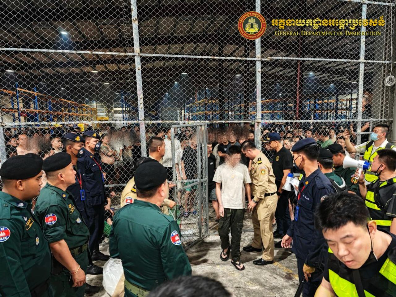 柬埔寨新闻:110名涉嫌网络诈骗的中国人被驱逐出境