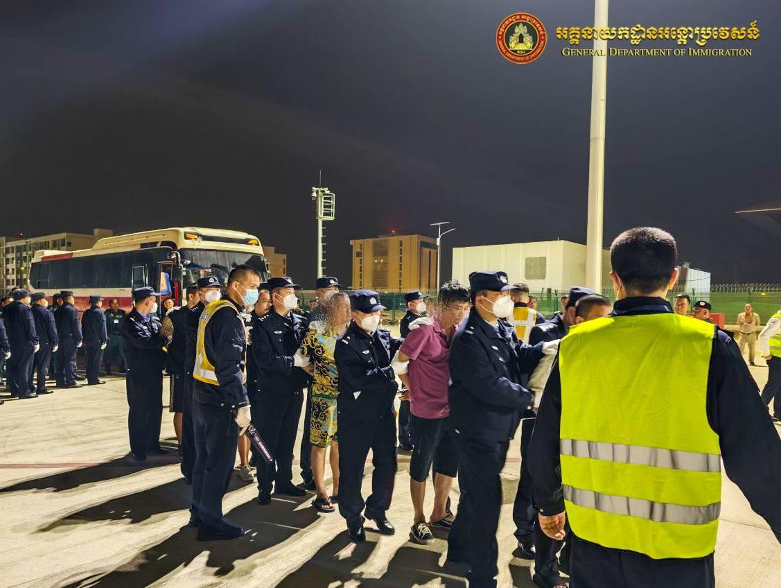 柬埔寨新闻:110名涉嫌网络诈骗的中国人被驱逐出境