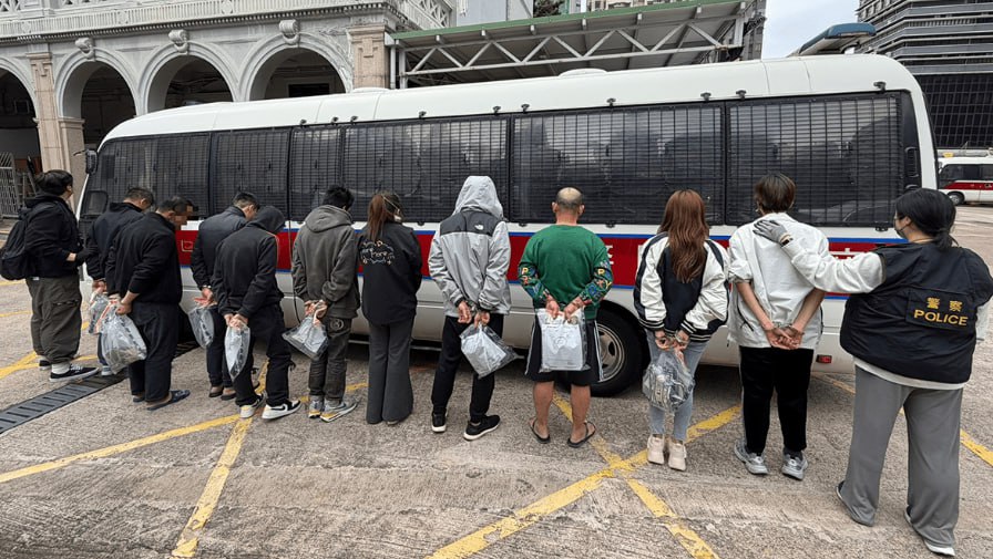 香港旺角警区特别职务队依据线报开展缉毒行动,突击搜查亚皆老街一单位,成功检获市值约3万元的毒品及吸毒工具。-缅北警务报道