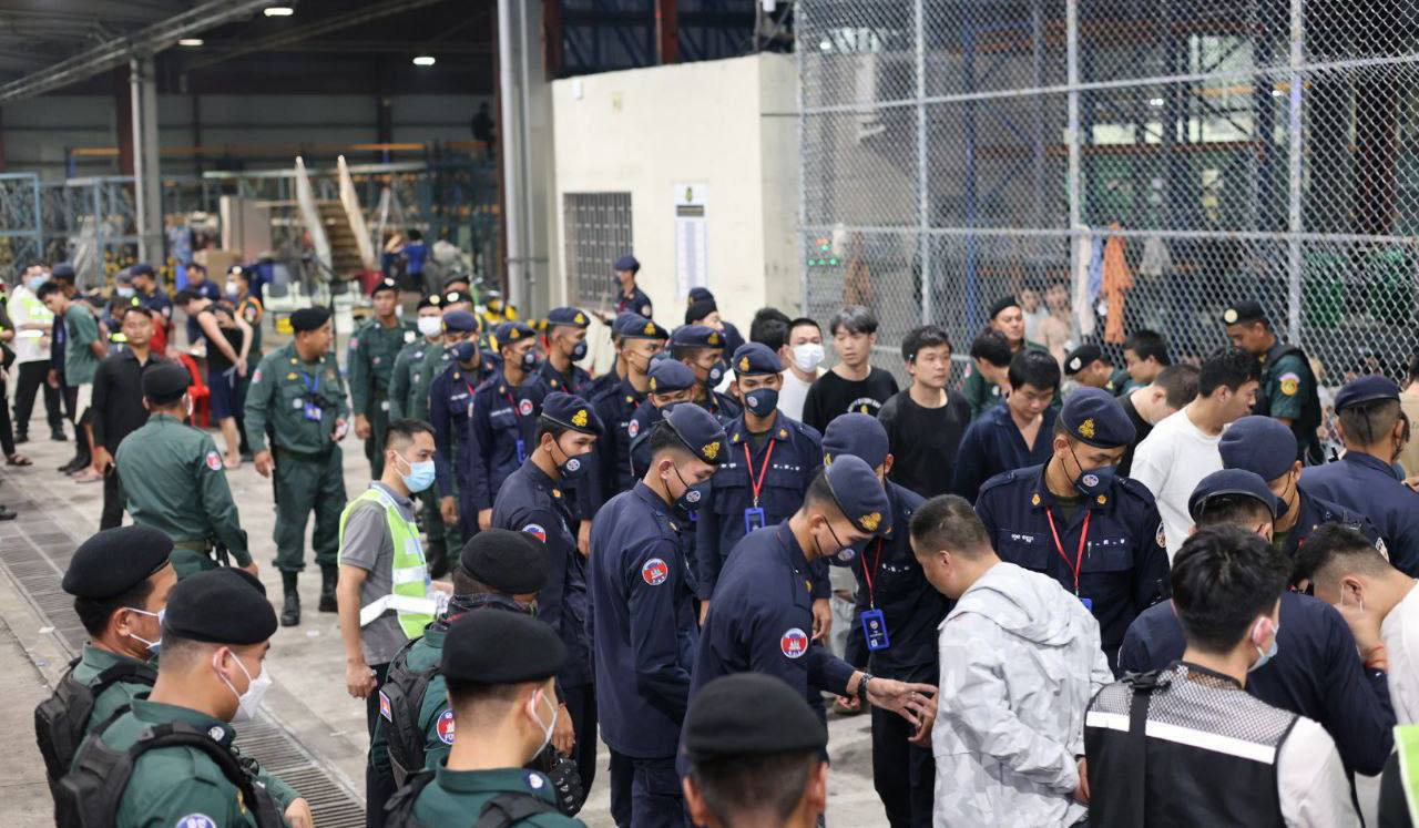 2月11日，柬埔寨再遣返319名中国籍电诈嫌犯-缅北警务报道