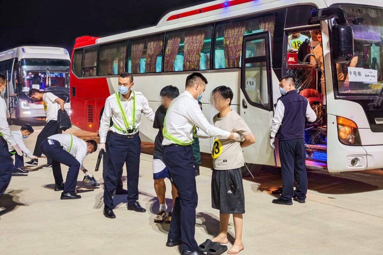 2月11日，柬埔寨再遣返319名中国籍电诈嫌犯