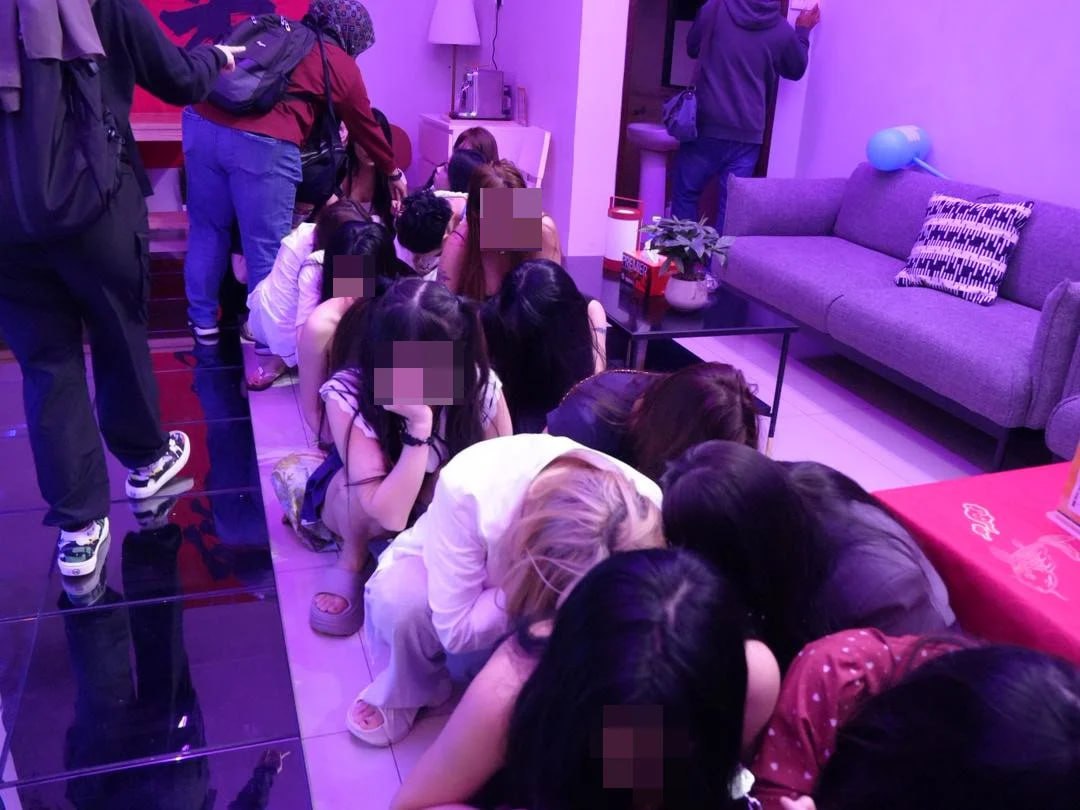 吉隆坡警方捣毁三层楼豪宅卖淫窝点，逮捕40人