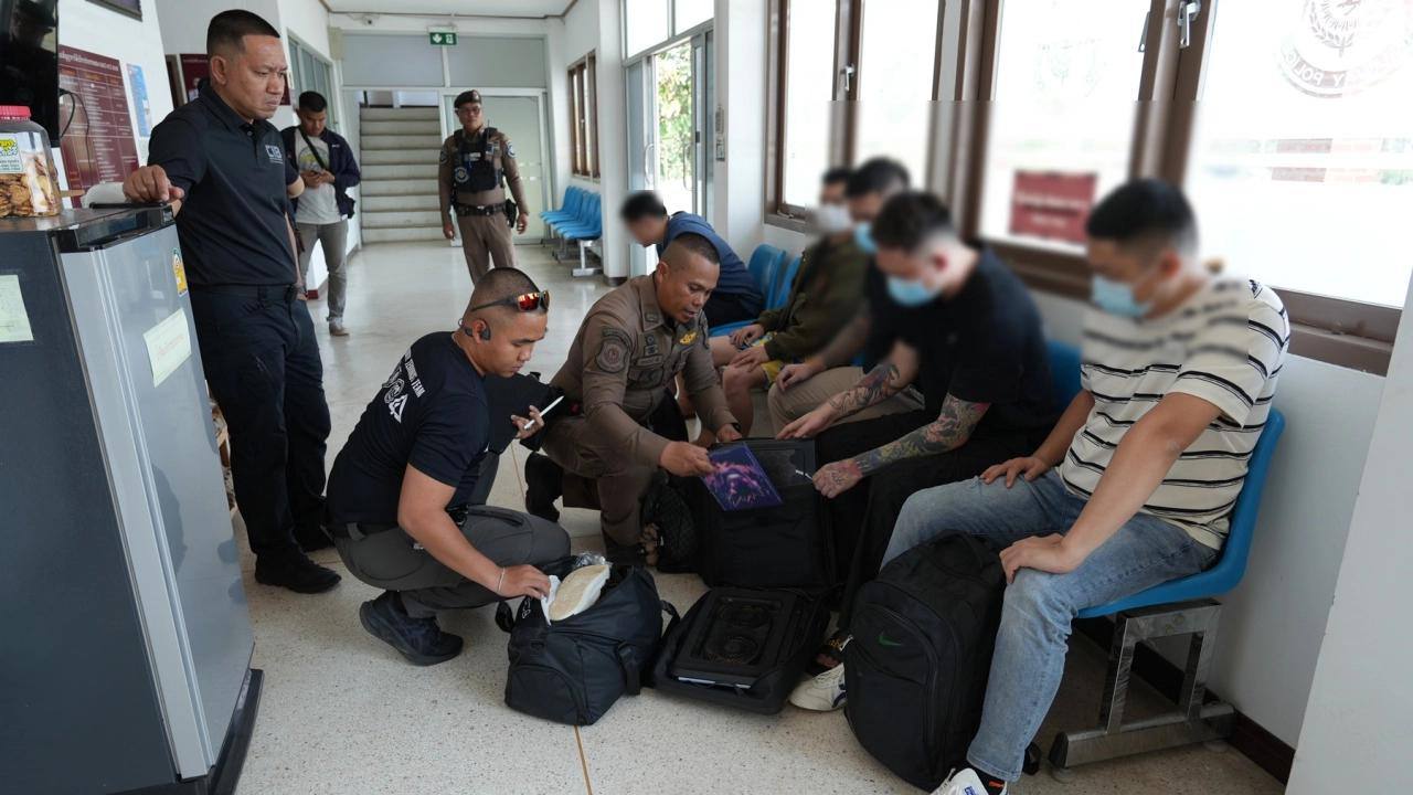 泰国警局截获中国“灰产”团伙：从柬边境偷渡入泰，搜出近300部手机-缅北警务报道