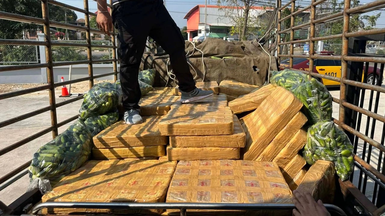 黄瓜藏毒!泰国警方截获千万粒冰毒药丸,市值超 5 亿泰铢