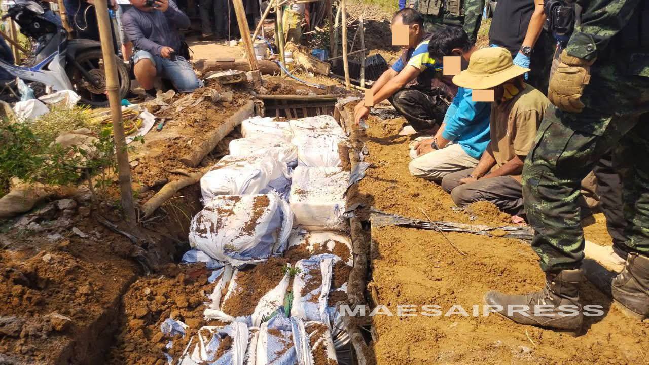 泰国美塞农田起获600万粒疯药 30袋毒品埋田埂下