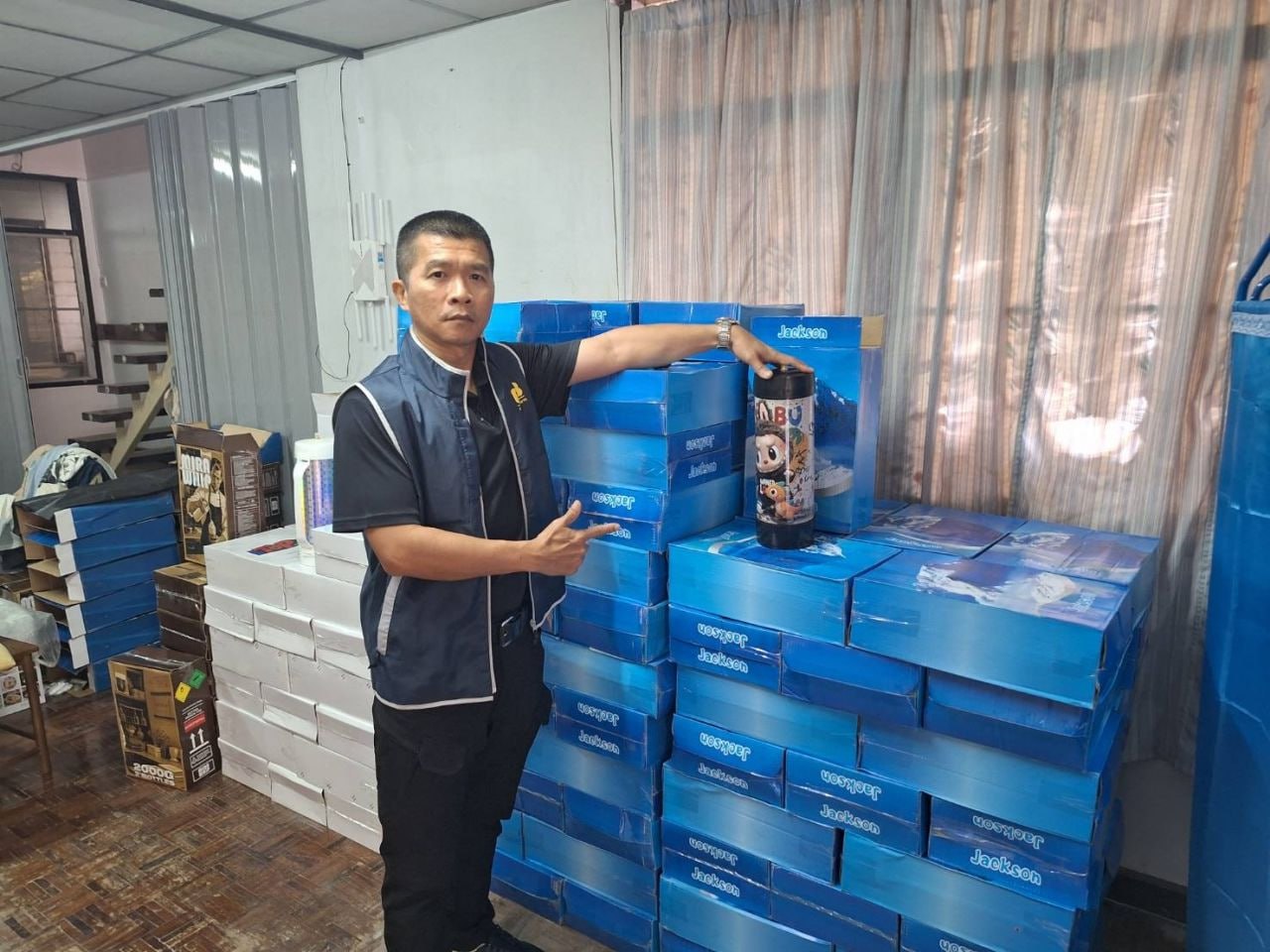 泰国警方查获 500罐笑气 中国籍男子送货途中被抓