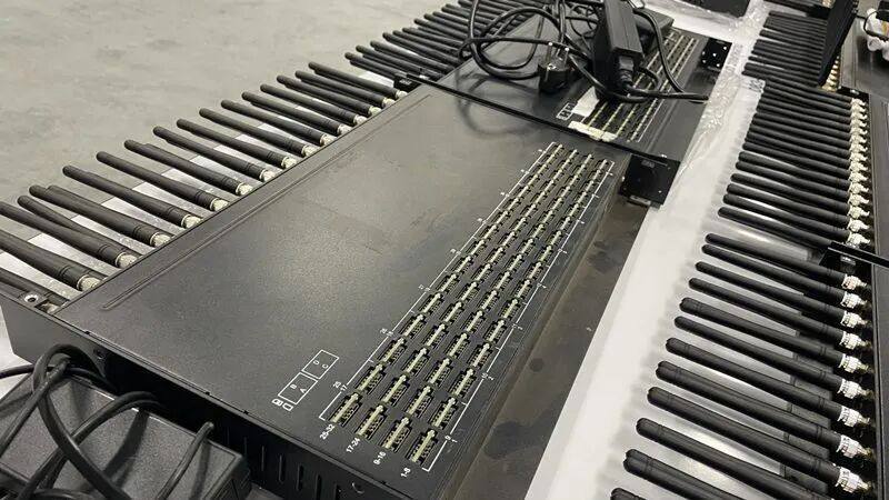 泰国沙缴府抓到一位“拨号狂人”！33岁桑蒂乔克一周拨了 5.6万通诈骗电话，用的21台SIM BOX设备。