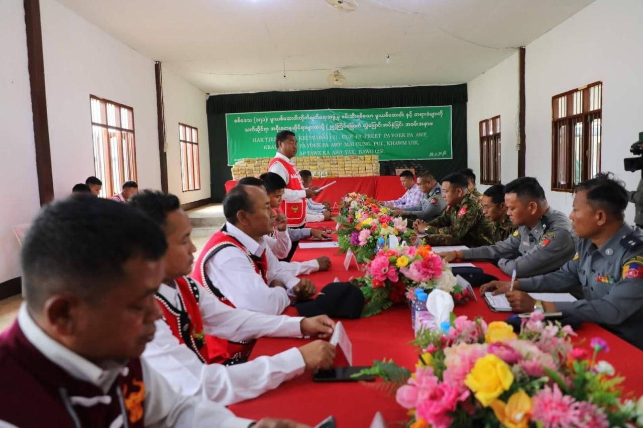 缅甸佤联军（UWSA）向军方移交价值100亿缅元的缴获毒品。