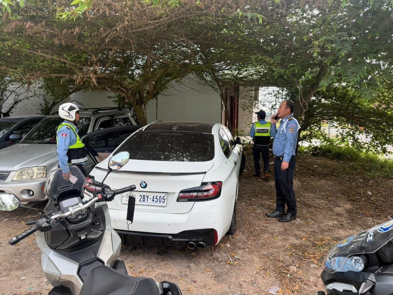 中国男子毒驾撞伤警官，已被警方逮捕！