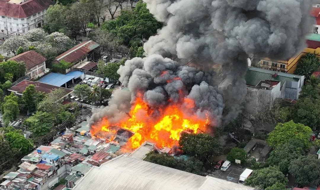 菲律宾新闻：因老婆跟人跑了，菲男子放火烧了300所房屋-缅北警务报道