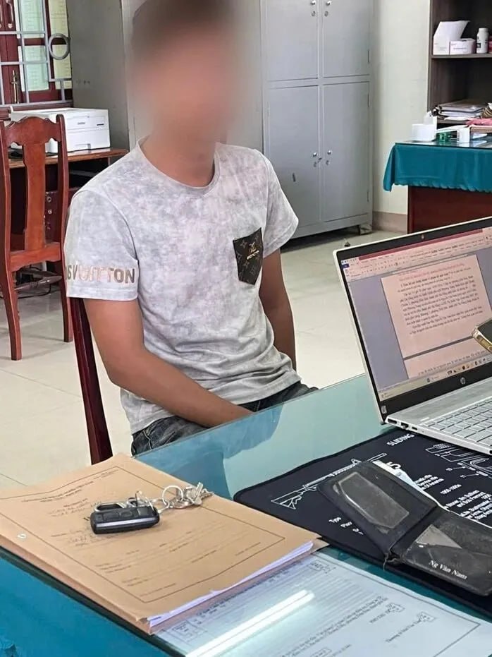 越南00后小伙偷拍性爱视频,分手后以此逼奸前女友两次,警方旅馆抓现行