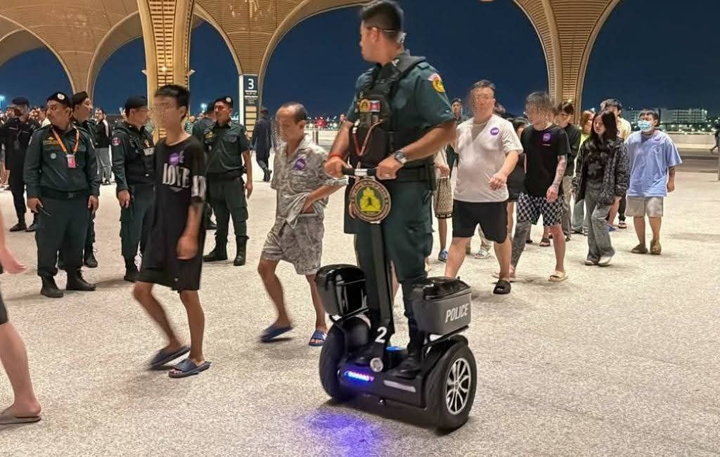 昨天，335名中国公民因网络诈骗被柬埔寨遣返